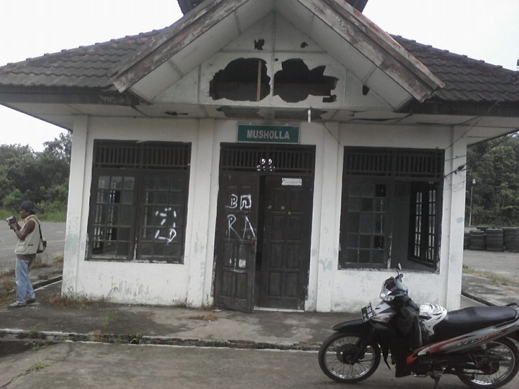 Tidak Terawat Terminal Dijadikan Tempat Ngisap Aibon