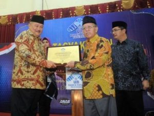 Alex Noerdin Terima Penghargaan Dari UIN Raden Fatah Palembang