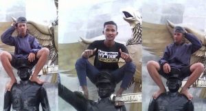 Parah! ABG Alay Duduki Kepala Patung Pahlawan di Medan