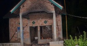 Usai Bunuh Petugas Keamanan PTPN 7, Rumah Mulyadi Dibakar Warga