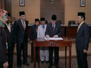 Wakil dan Bupati Muba Teken Pengesahan Raperda Prakarsa DPRD Muba