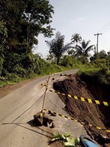 Sri Mulyadi Desak Dinas PU Segera Perbaiki Jalan Provinsi Di Talang Nangka Yang Alami Longsor