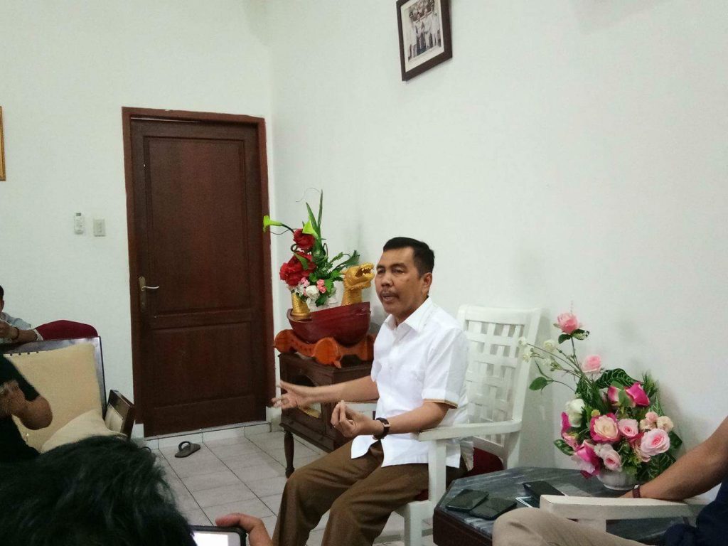 Tanggapan Ishak Mekki Terkait Isu Persaingan Politik Alex-Ishak