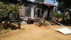 Tak Terima Warganya Ditembak Saat Cari Katak, Warga Serbu Kantor PTPN VII Betung