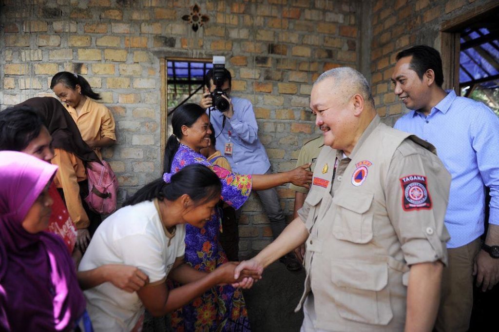 Alex: Pemerintah Akan Jamin Pendidikan Korban Bencana Longsor Sungai Are