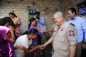 Alex: Pemerintah Akan Jamin Pendidikan Korban Bencana Longsor Sungai Are