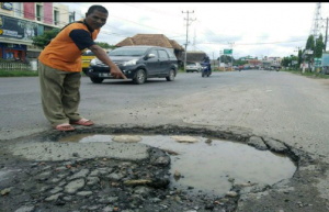 Jalan Berlubang Di OI Sering Makan Korban