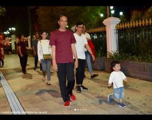 Penampilan Trendi Mantu Jokowi Jadi Sorotan Publik