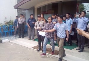 Loloskan Paslon Terindikasi Narkoba, RSMH Digeruduk Massa