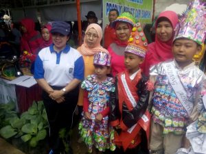 Pameran Produk Kreatif Dari Sampah SDN 11 OKU Mensukseskan Tiga Bulan Bebas Sampah Oleh Dinas lingkungan Hidup (DLH)