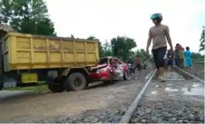 Kecelakaan Kereta Api Tanpa Pintu Palang Di Martapura Menelan Korban