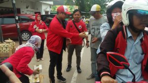 Peduli Masyarakat Sekitar, DPD BMI Sumsel Gelar Baksos Dan Bagi Takjil Gratis