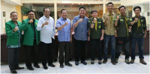 Kapolri  Undang Tiga Penakluk Gunung Elbrus Rusia