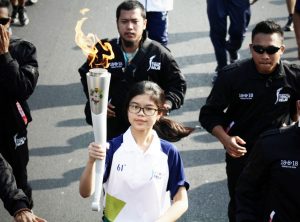 Agnes Natasya Ditunjuk POCARI SWEAT Sebagai Pembawa Obor Di Palembang