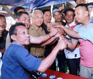 Pedagang  Batu Akik Sepakat Pindah