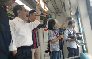 Antasari Azhar Menjajal LRT Palembang