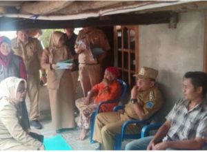 Keluarga Miskin Penerima PKH di Kunjungi Wabup Lahat