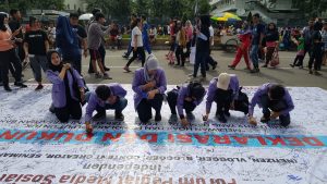 Ramai-ramai Pengunjung CFD Jakarta Deklarasi Lawan Hoax dan Tolak Golput