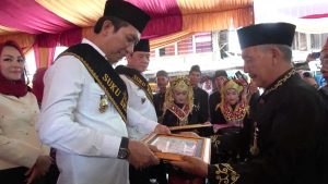 Bupati dan Wakil Bupati OKU Selatan Dapat Gelar Jenang Jurai