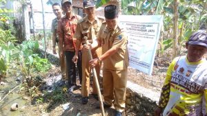 Peletakan Batu Pertama Pembangunan SPAL di Kel. Bandar Jaya dihadiri Camat Kota Lahat