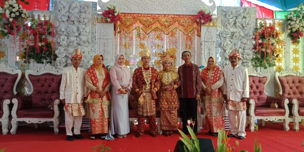 Putra Kades Tanjung Karang, Daved Ogantarah. S. P. M.Si  dan Septia Fusvita, A. Md ke Pelaminan