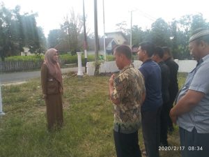 Kades Gunung Terang Rutin Gelar Apel Pagi di Balai Desa Gunung Terang Kecamatan Buay Sandang Aji