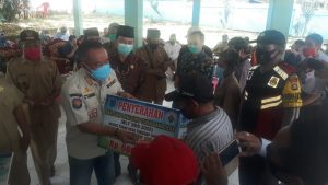 Bupati Lahat Serahkan Bantuan Langsung Tunai (BLT) DD di Kecamatan Kikim Barat