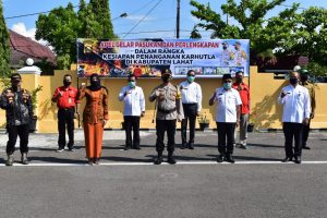 Kapolres Lahat bacakan arahan Kapolda Sumsel di Apel Terpadu Persiapan Hadapi Karhutla 2020