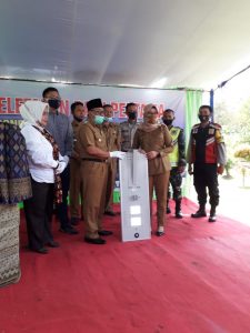 Wabup Lahat Hadiri Peletakan Batu Pertama pembangunan lampu jalan umum Tenaga Surya di Kelurahan Sari Bungamas