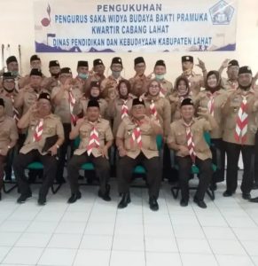 Sekda Lahat Lantik Pengurus Pramuka Kwarcab Dinas Pendidikan dan Kebudayaan Lahat Tahun 2020-2025