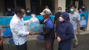 Bupati lahat Salurkan Benih Ikan Untuk 9 Pokdakan