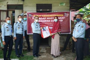 Komitmen Bantu Sesama, Kanwil Kemenkumham Sumsel Bagikan 1000 Paket Sembako