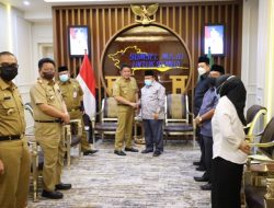 KH Amiruddin Nahrawi dan Pengurus PWNU Sumsel Datangi Gubernur Herman Deru