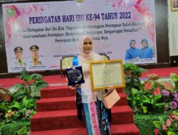 Evi Fitriyanti Raih Juara ke 3 Perempuan Pemimpin Insfiratif Tingkat Provinsi Se-Sumsel