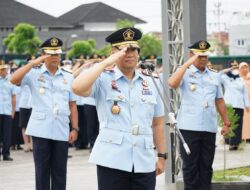 Kakanwil Ilham Djaya Pimpin Upacara Tabur Bunga Hari Imigrasi di TMP Ksatria Ksetra Siguntang