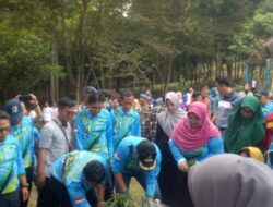 Cik Ujang Ikut  Gerakan Penanaman 1 Milyar Pohon di Taman Rimbang Kemambang