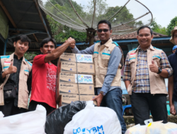 Aksi Cepat Tanggap PLN UP3 Lahat Salurkan Bantuan Korban Banjir Bandang Lahat Bersama YBM PLN