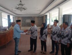 Dua Anggota PGRI Kabupaten Lahat Diberi Reward Umroh Oleh Bupati Lahat