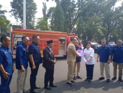 Bupati Lahat Terima Secara Langsung 1 Unit  Bantuan Mobil Damkar Dari PT BPI