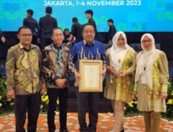 DUKUNG TRANSFORMASI SDM KESEHATAN BUPATI LAHAT RAIH PENGHARGAAN DARI KEMENKES