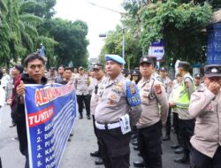POLRES LAHAT KAWAL AKSI UNJUK RASA DARI ALIANSI RAKYAT LAHAT MENGGUGAT.
