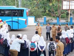 PJ BUPATI LAHAT LEPAS BUS SEKOLAH RUTE MERAPI BARAT MENUJU KOTA LAHAT