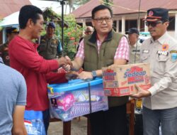 Pj Bupati Lahat bersama unsur Forkopinda tinjau dan berikan bantuan korban banjir