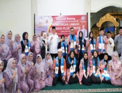 PJ BUPATI LAHAT LEPAS JEMAAH UMROH LAHAT