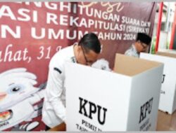 Pj Bupati Lahat Hadiri Simulasi Pemungutan Dan Penghitungan Suara Di Kantor KPUD Lahat