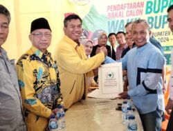 Bacabup Dan Bacawabup Berlian Ambil Formulir Pendaftaran Di DPD Partai Golkar