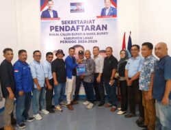 TIM PEMENANGAN CABUP HJ.LIDYAWATI AMBIL FORMULIR PENDAPTARAN CALON BUPATI DI PARTAI DEMOKRAT LAHAT
