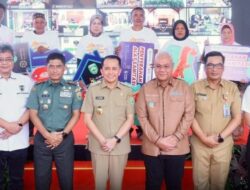 Pj Gubernur Sumsel Agus Fatoni Serahkan Kunci dan Rumah Baru di Plaju: Haru dan Semangat Masyarakat Menyambut