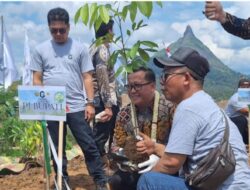 Pj Bupati Lahat Bersama Forkompimda Hadiri Penanaman Pohon Di PT.BAU