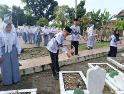 Sambut HGN Dan HUT PGRI Ke 79 Tahun PGRI Lahat Tabur Bunga Di TMP Puspa Bakti